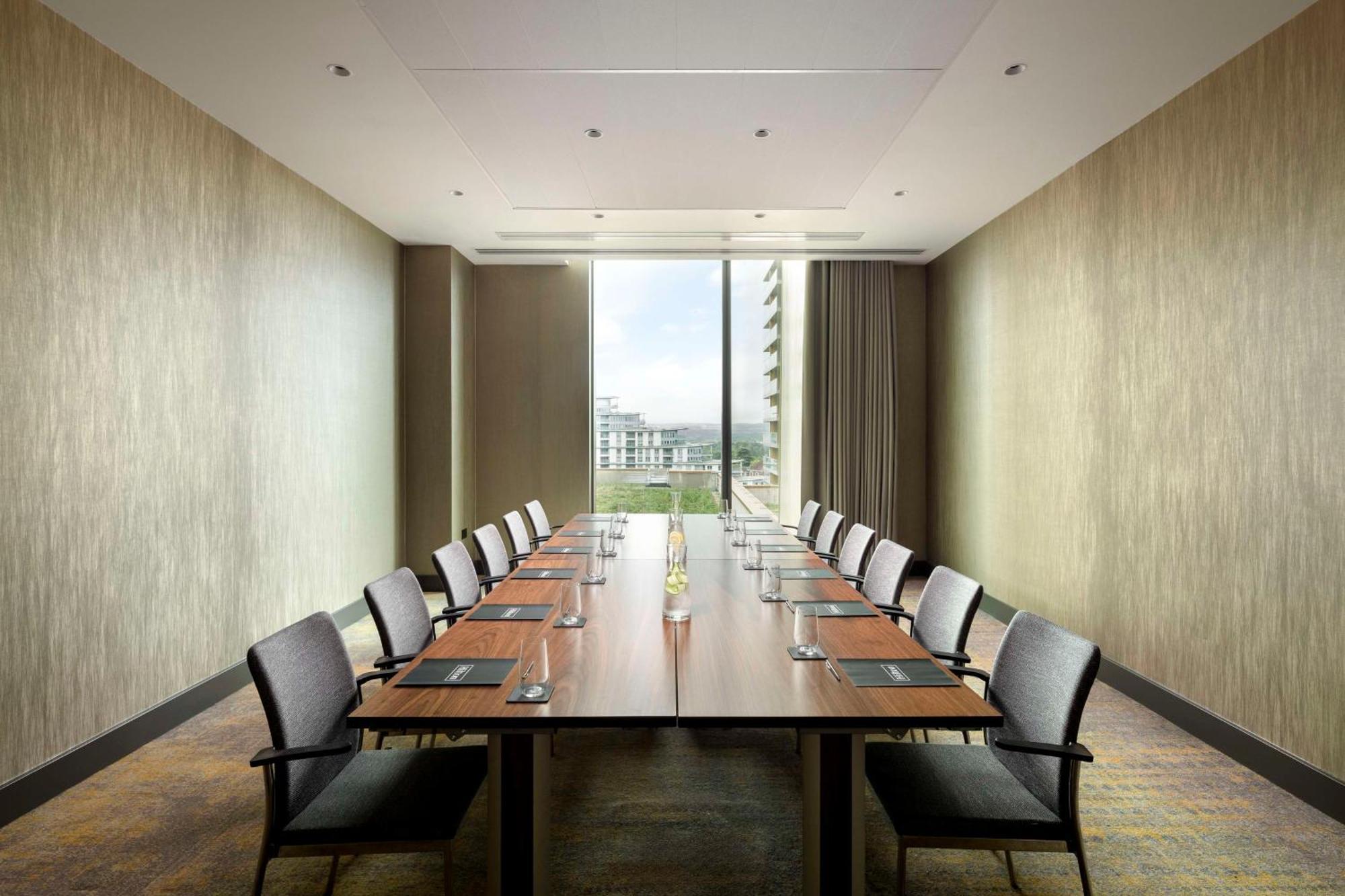 Hilton Woking Ξενοδοχείο Εξωτερικό φωτογραφία