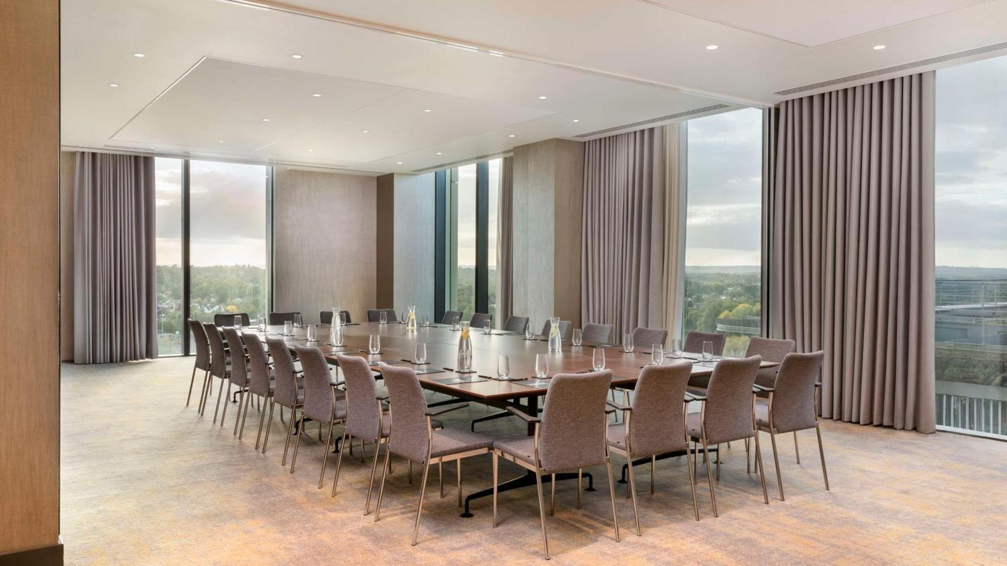 Hilton Woking Ξενοδοχείο Εξωτερικό φωτογραφία