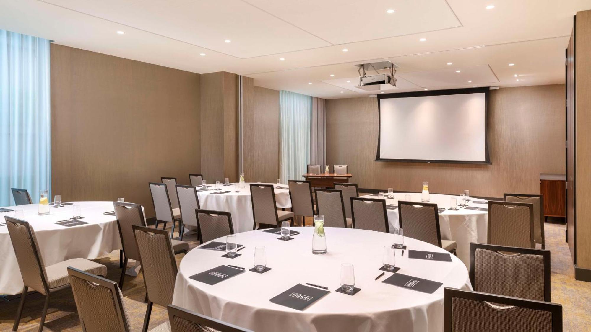 Hilton Woking Ξενοδοχείο Εξωτερικό φωτογραφία