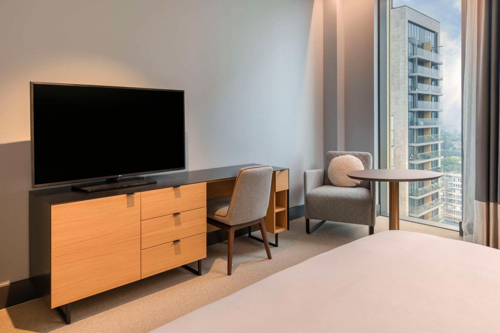 Hilton Woking Ξενοδοχείο Εξωτερικό φωτογραφία