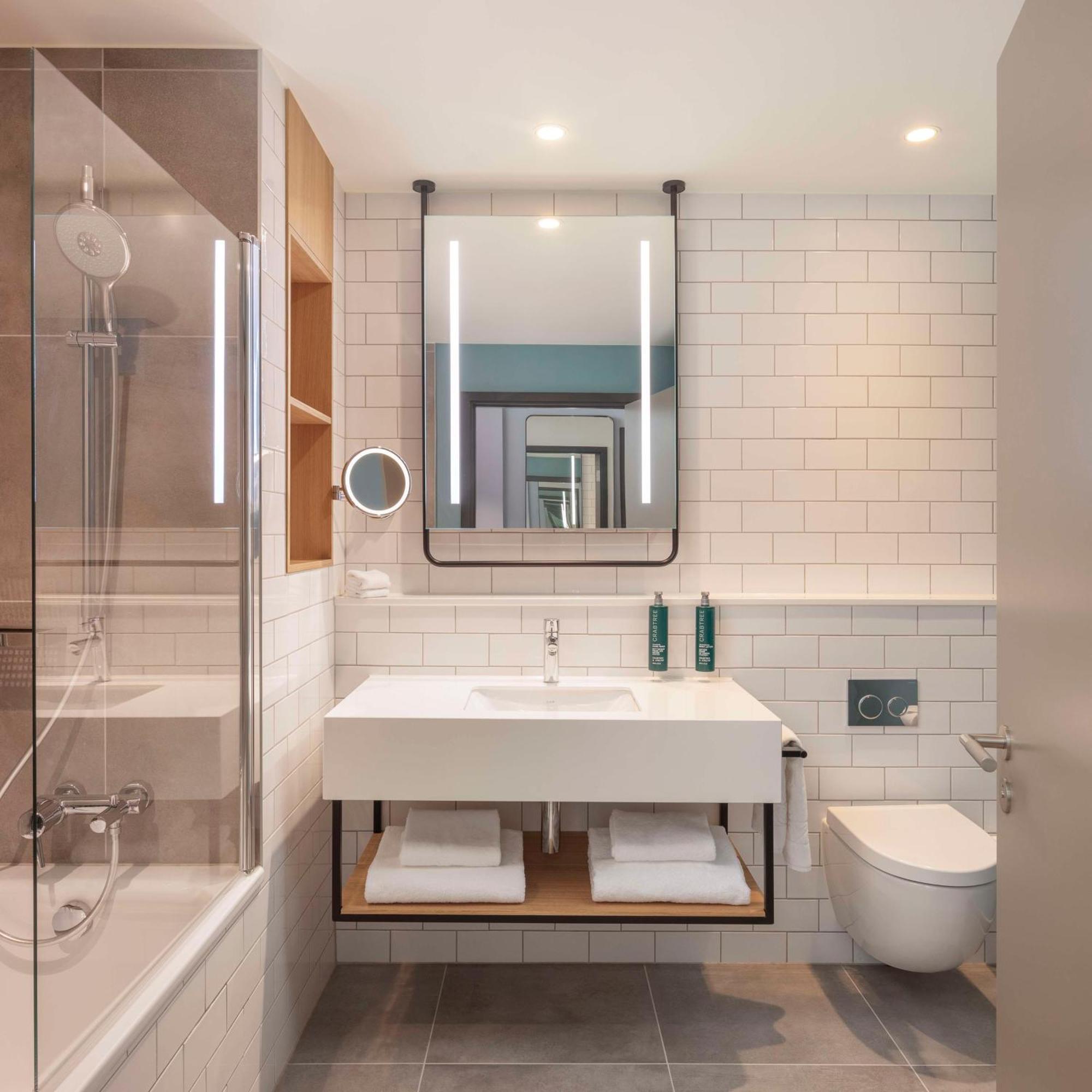 Hilton Woking Ξενοδοχείο Εξωτερικό φωτογραφία