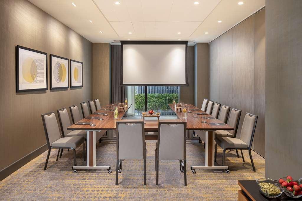 Hilton Woking Ξενοδοχείο Ανέσεις φωτογραφία