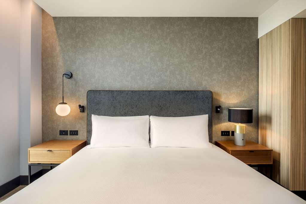 Hilton Woking Ξενοδοχείο Δωμάτιο φωτογραφία