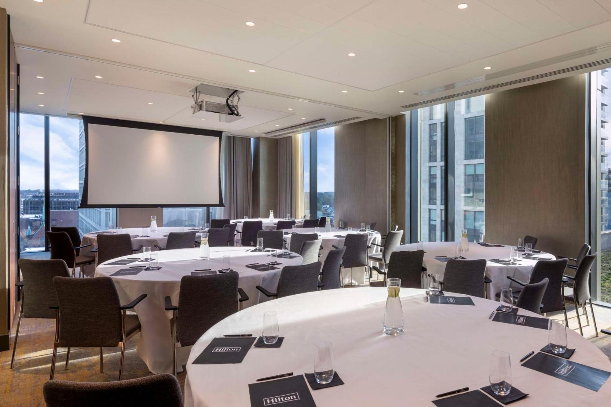 Hilton Woking Ξενοδοχείο Εξωτερικό φωτογραφία